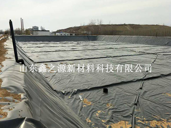 油田防滲膜鋪設(shè)技巧：高效、環(huán)保的鋪設(shè)新策略